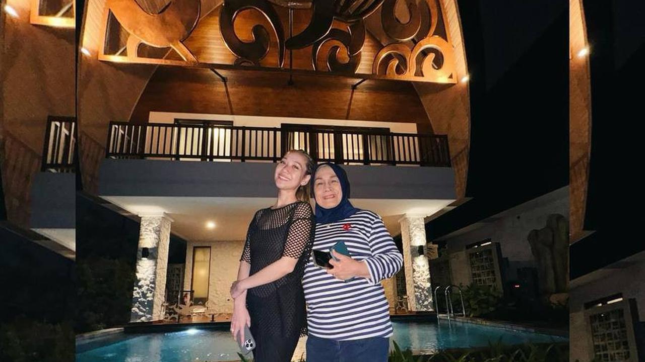 Menginap di Resort Mewah, Ancol
