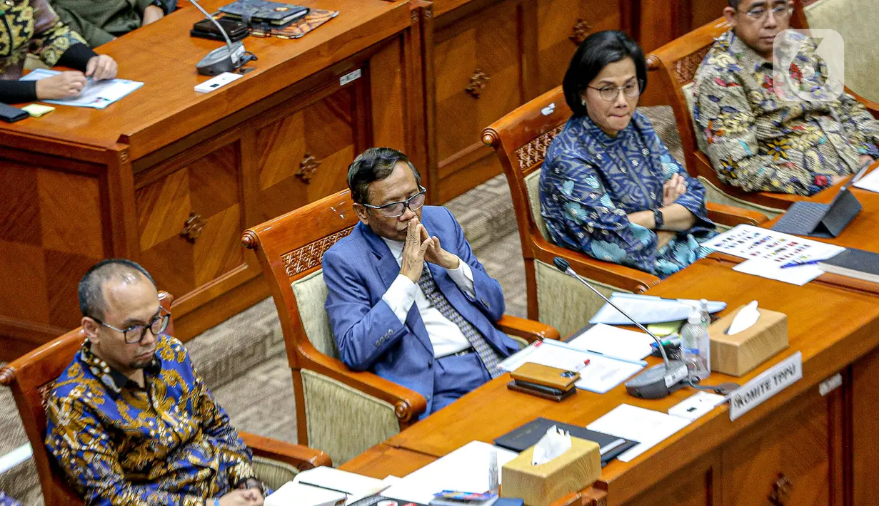Rapat membahas transaksi mencurigakan di Kementerian Keuangan senilai Rp 349 triliun. (Liputan6.com/Faizal Fanani)
