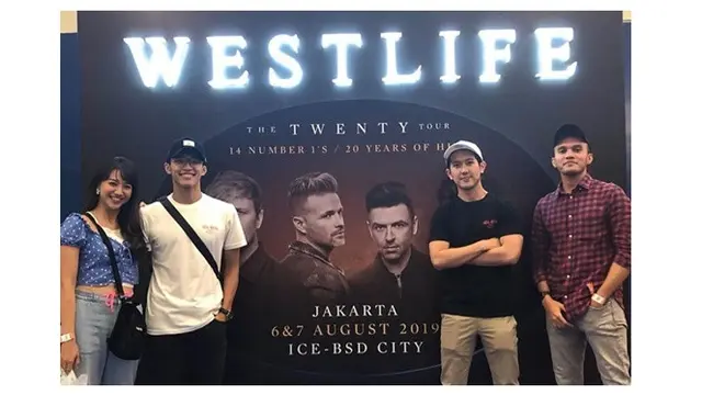 Momen kedekatan Jonatan Chris dan Shanju eks JKT48