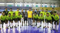 Tim Futsal Jatim usai memenangi laga perdana melawan Sumatra Barat, Kamis (15/9/2016) di GOT ITB, Jatinangor. (Bola.com/Fahrizal Arnas)