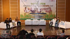Suasana panggung saat acara "Debat Kandidat Artis Pendukung Calon Gubernur dan Wakil Gubernur DKI Jakarta 2017" di kawasan kuningan, Jakarta, Kamis (12/1). (Liputan6.com/Herman Zakharia)