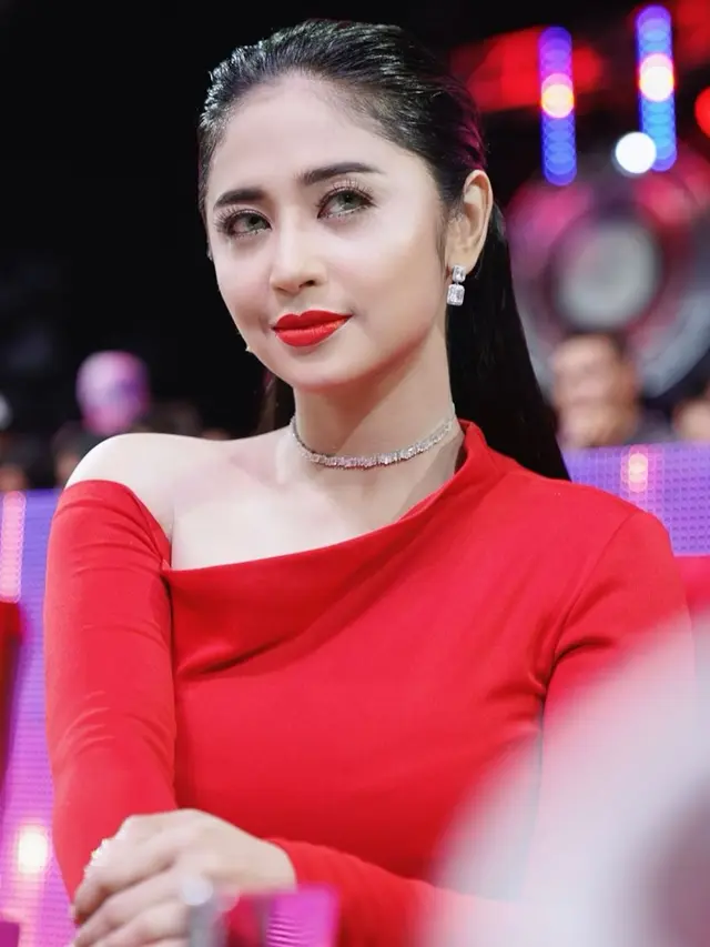 Dewi Perssik. (Foto: Instagram @dewiperssikreal)