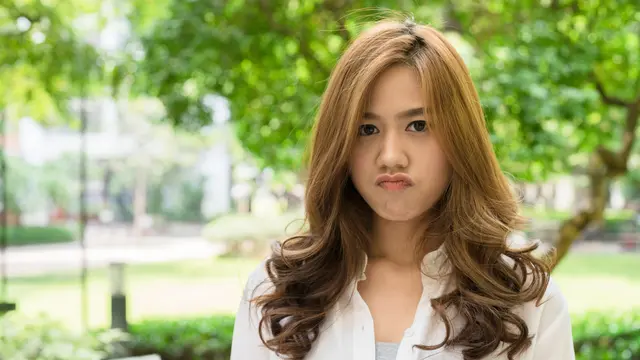 cantik kesal marah