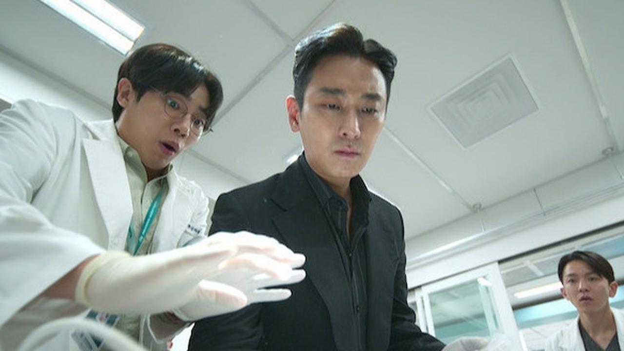 6 Potret Transformasi Ju Ji Hoon Aktor Terbaik Korea, Pernah Punya Rambut Ala Jamet di Awal Karier