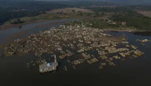 Menelusuri Lebih Dekat Jejak Kampung Somang Saat Kemarau
