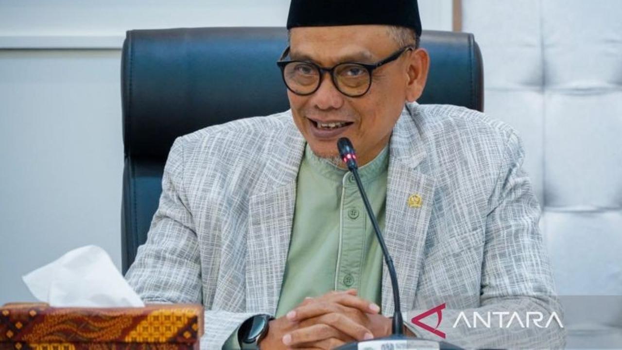 Momentum Hari Guru Nasional 2025: DPR Dorong Revisi UU Sisdiknas untuk Perlindungan dan Kompetensi Guru
