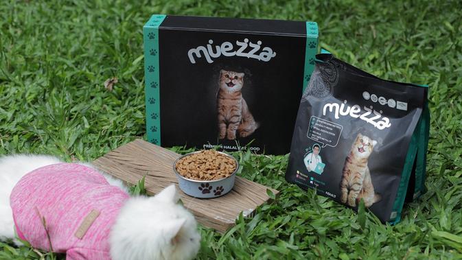 Makanan kucing Muezza.