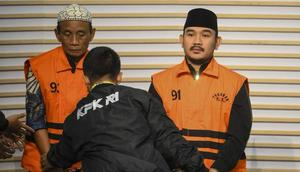 Komisi Pemberantasan Korupsi (KPK) melakukan penyitaan terhadap 49 dokumen dan lima barang bukti elektronik terkait kasus suap ijon proyek yang menjerat Bupati Bekasi Ade Kuswara Kunang. (Foto: Antara)