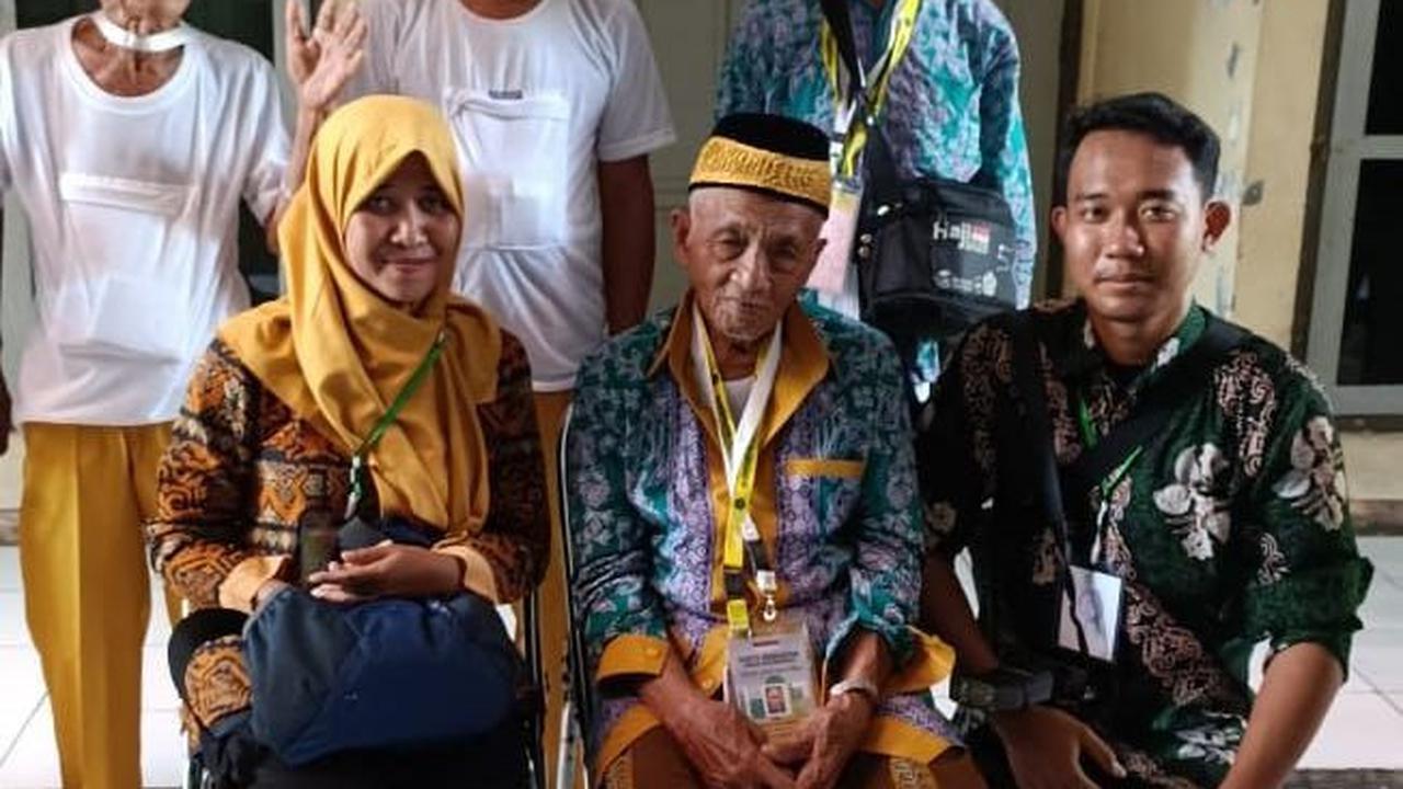 "Saya merasa, karena dulu terlalu sibuk bekerja, akhirnya sekarang bisa sampai ke Tanah Suci dan itu tak lain karena panggilan dari Allah," ungkap Mbah Harun, dikutip dari ANTARA, Kamis (6/7/2023).