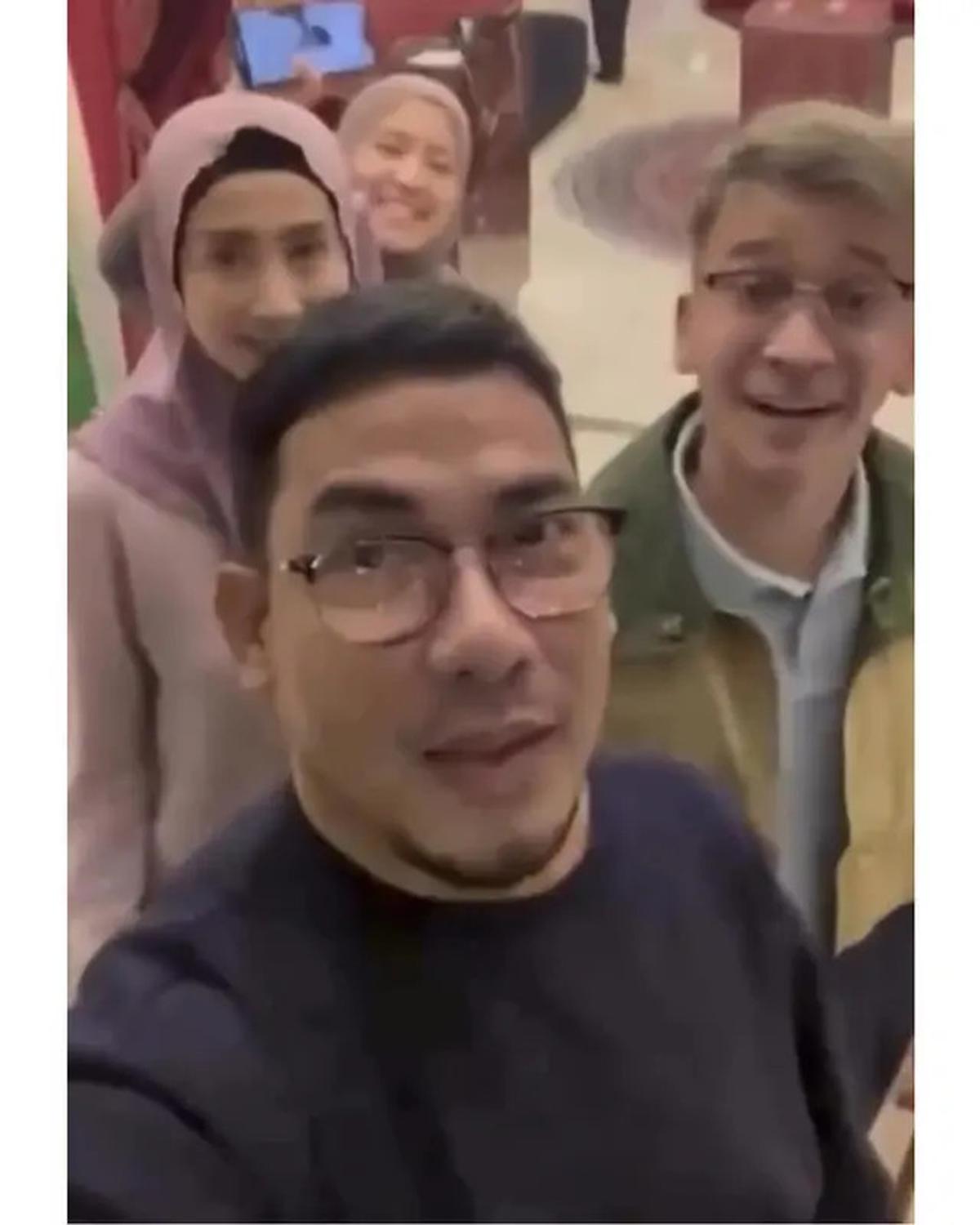 6 Potret Ruben Onsu Imami Salat Desy Ratnasari dan Putrinya, Bukber Puasa Syawal
