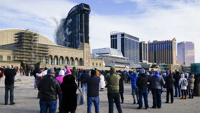 FOTO: Detik-Detik Kasino Trump Plaza Diledakkan