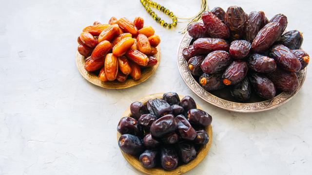 Manfaat Air Rendaman Kurma