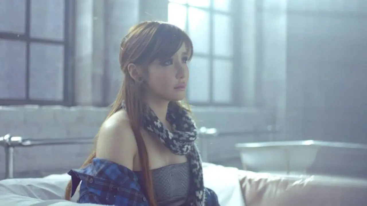 Park Bom 2NE1 Tertekan dengan Kabar Miring