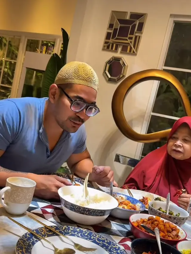 Potret Ruang Makan Rumah Robby Purba (Foto: Instagram @robbypurba)