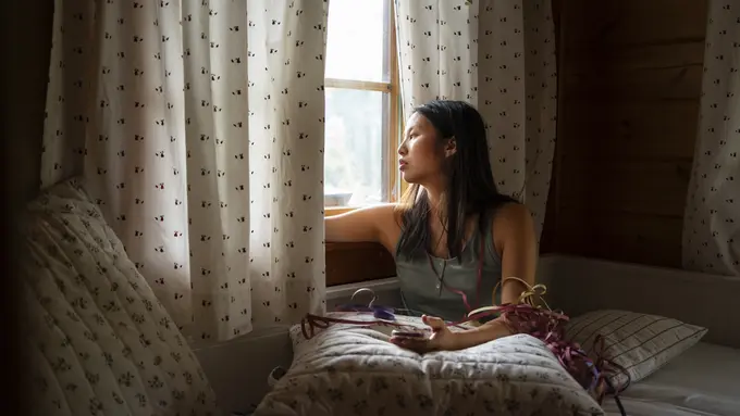 illustrasi wanita sedih