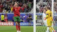 Cristiano Ronaldo menyesali kegagalan eksekusi peluang Portugal saat melawan Slovenia (AP)