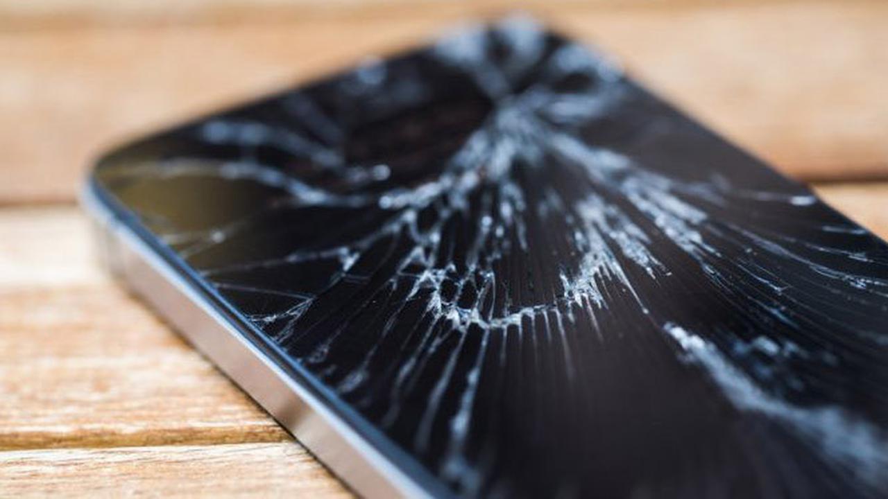 Layar smartphone rusak