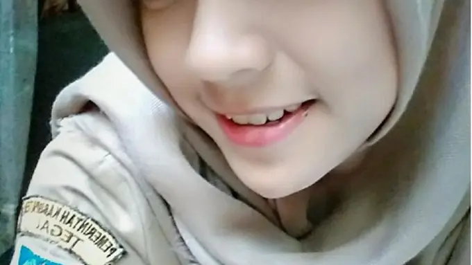 Intip 8 Foto Rizma, Guru SD Cantik Asal Tegal yang Jadi Idola