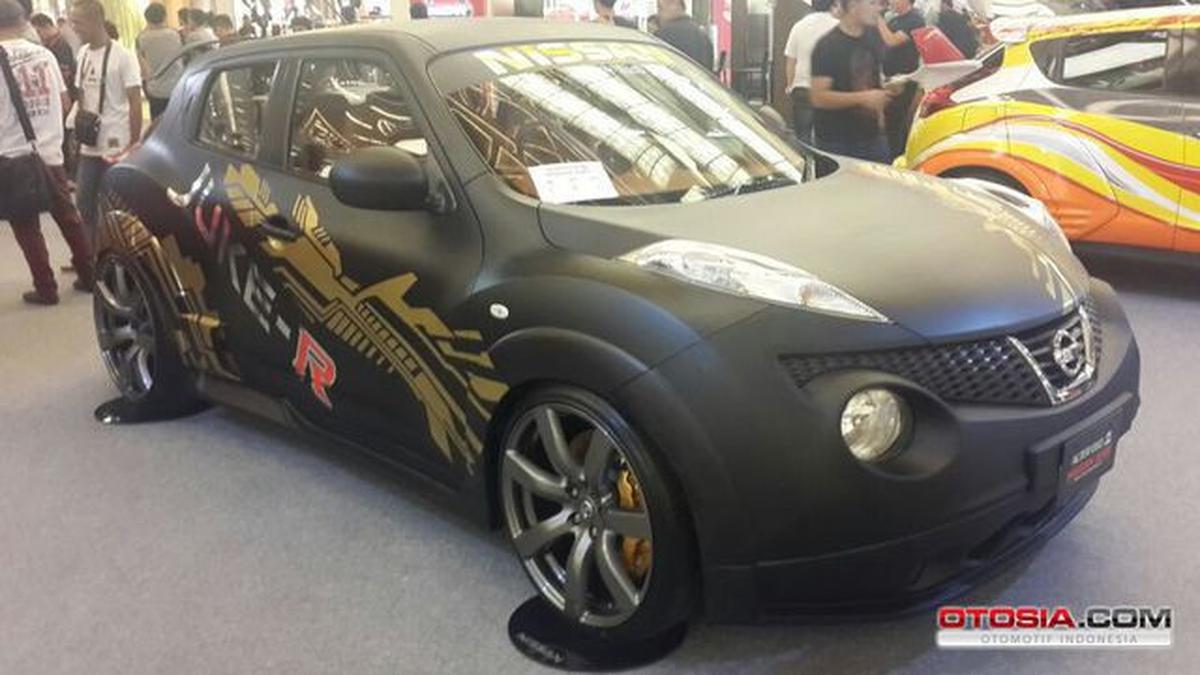 Nissan Juke r Mark 2013 Toy car