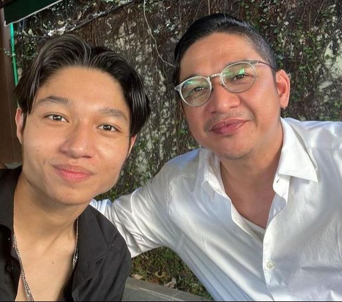 "Wah kira-kira siapa yang bakalan diajak naik mobilnya. Egois soalnya cuman bisa ber-2, hehehe," tulis Adelia. Komentar itu lantas mendapat 78 likes dari netizen.