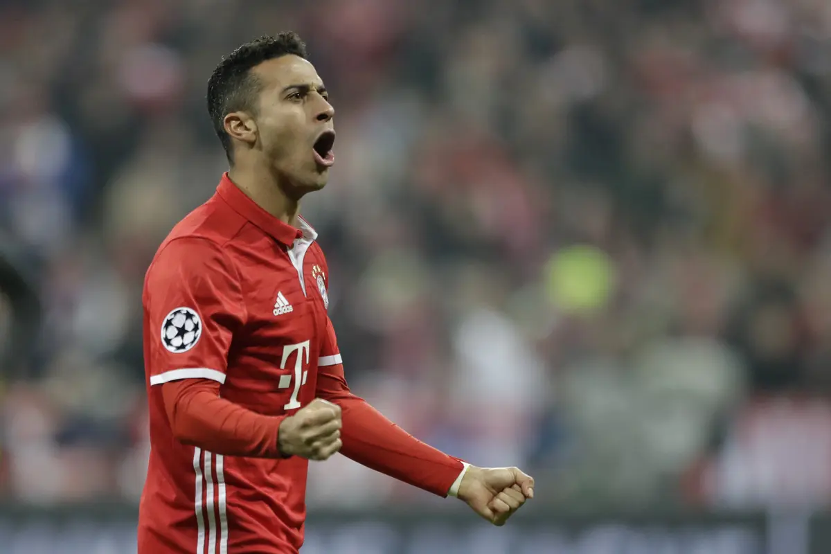 Thiago Batal Bela Munchen di Singapura