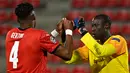 6. Alfred Gomis (Rennes). Kiper asal Senegal ini dikontrak Rennes dari sesama klub Prancis, Dijon pada September 2020. Ia menggantikan posisi yang ditinggalkan kompatriotnya, Edouard Mendy yang hijrah ke Chelsea. (AFP/Damien Meyer)