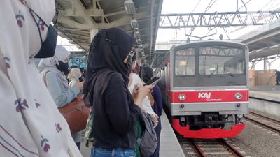 Perjalanan KRL Duri–Tangerang Terganggu Imbas Motor Tertemper di Rawa Buaya