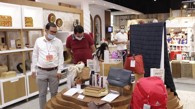 Paviliun Indonesia diramaikan dengan pameran aneka produk lokal UMKM yang ramah lingkungan