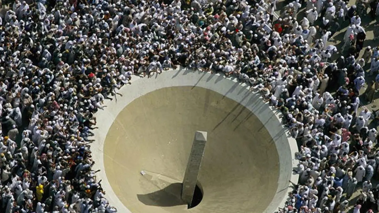 Jatuhnya 'Crane' Masjidil Haram Tak Jadi Musibah Pertama di Mekah