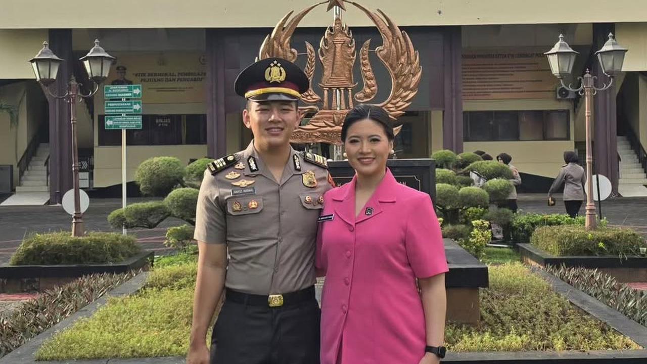 Potret AKP Hafiz Akbar Naik Pangkat Balok 3 Didampingi Istri Anak Eks Panglima TNI, Ungkap Kenaikan Gaji yang Didapat
