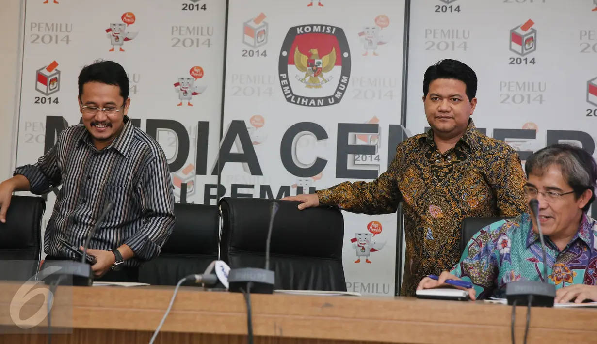 Suasana jelang Launching Sistem Perhitungan Suara Pilkada di Kantor KPU, Jakarta, Senin (7/12/2015). Aplikasi tersebut bernama 'SITUNG' yang akan membantu KPU dalam Pilkada Serentak 2015. (Liputan6.com/Faizal Fanani)