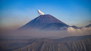 Keindahan Bromo dan Semeru di Tengah Pemulihan Kawasan