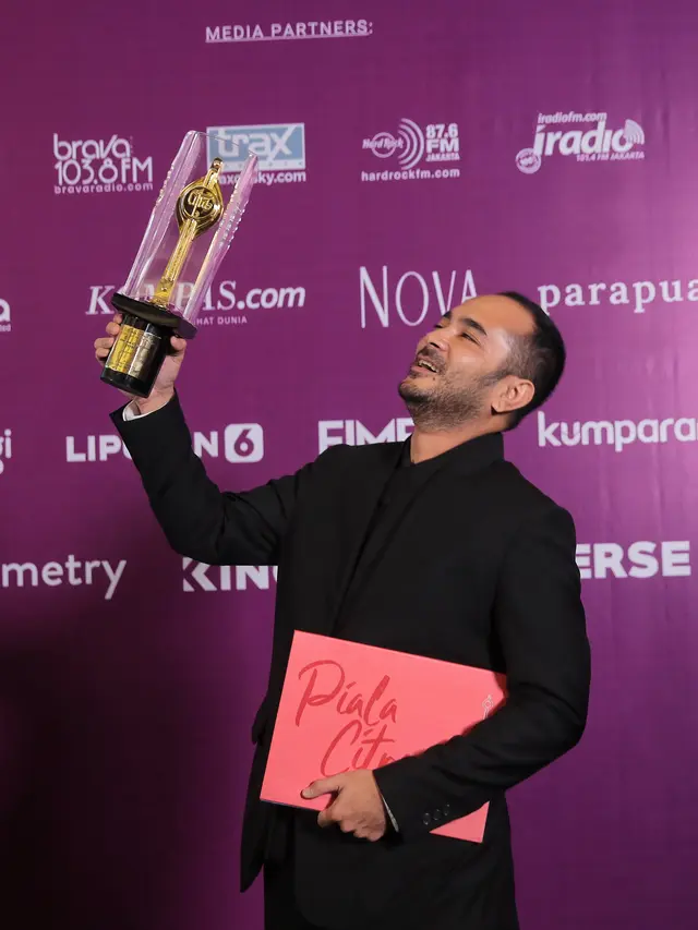 [Fimela] Marthino Lio menang Piala Citra FFI 2022