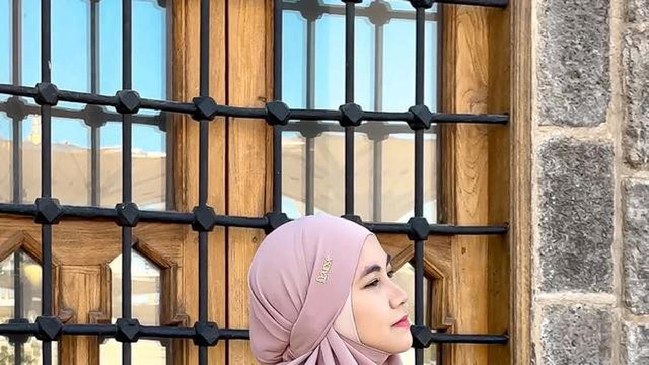 Api Berkobar Pukul 3 Pagi, Rumah Anisa Rahma Dilalap Si Jago Merah