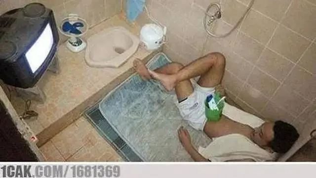 8 Potret Kamar Kos Nyeleneh, Ukurannya Ada yang Sempit Banget