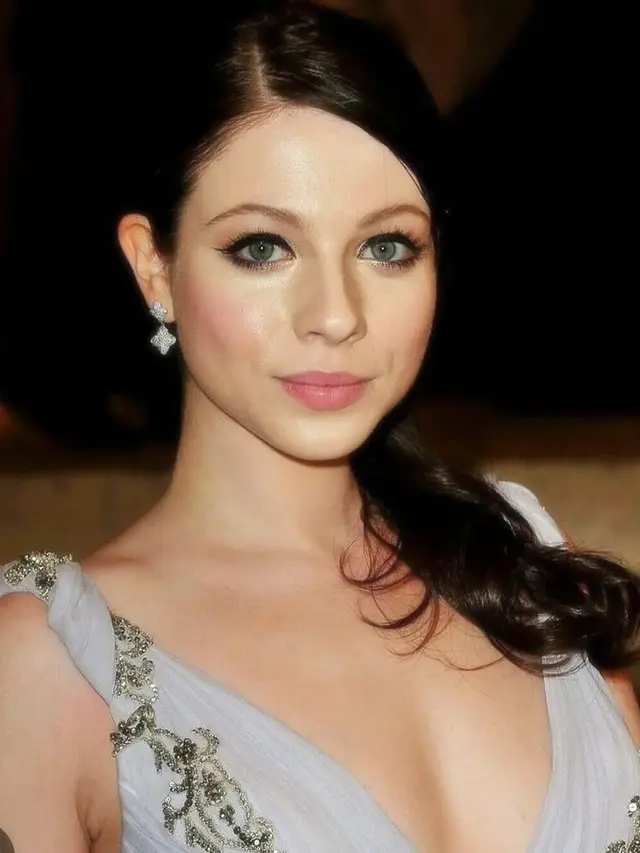 Profil dan Jejak Karier Michelle Trachtenberg (credit: instagram/michelletrachtenberg)