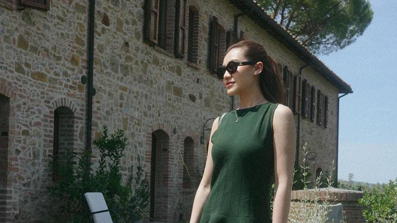 Cantiknya Aaliyah Massaid Pakai Mini Dress Hijau saat Honeymoon di Italia, Netizen 'Perfect'