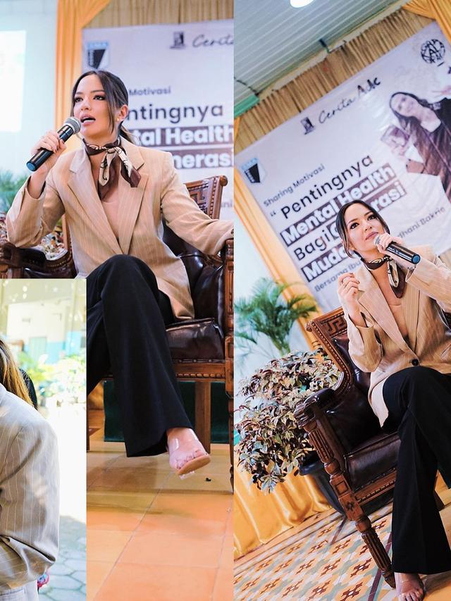 Tampil Berkerudung, Ini 7 Momen Nia Ramadhani Jadi Pembicara Bahas Mental Health