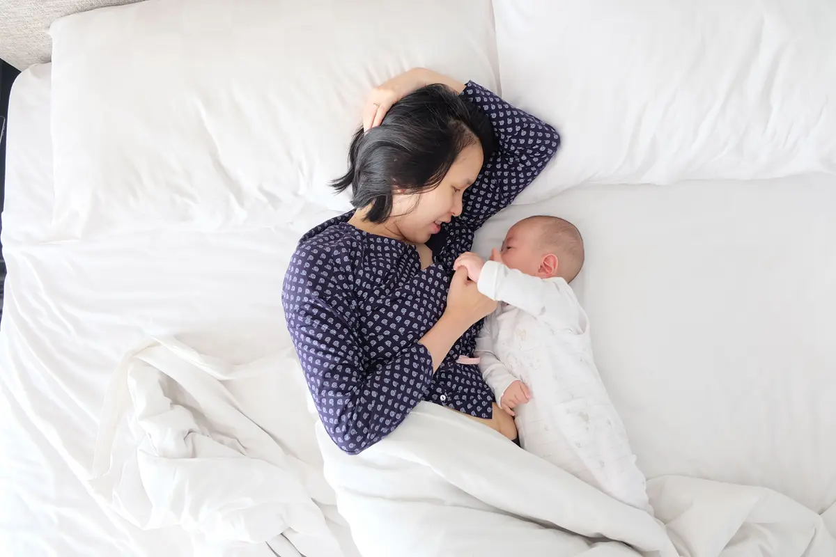 5 Langkah Aman Insiasi Menyusui Dini bagi Ibu yang Terkonfirmasi Covid-19