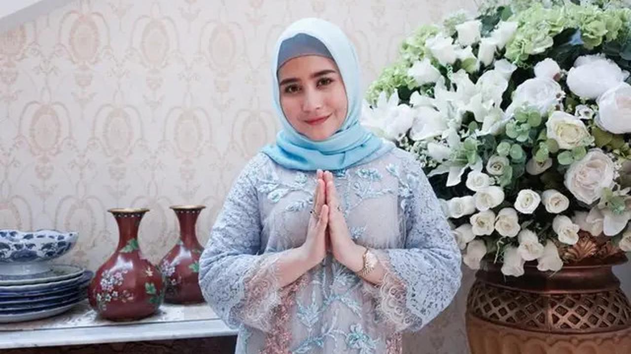 Siap Menyambut Ramadan dengan Gaya, Ini Ide Baju Lebaran dan Inspirasi Makeup Ala Prilly Latuconsina