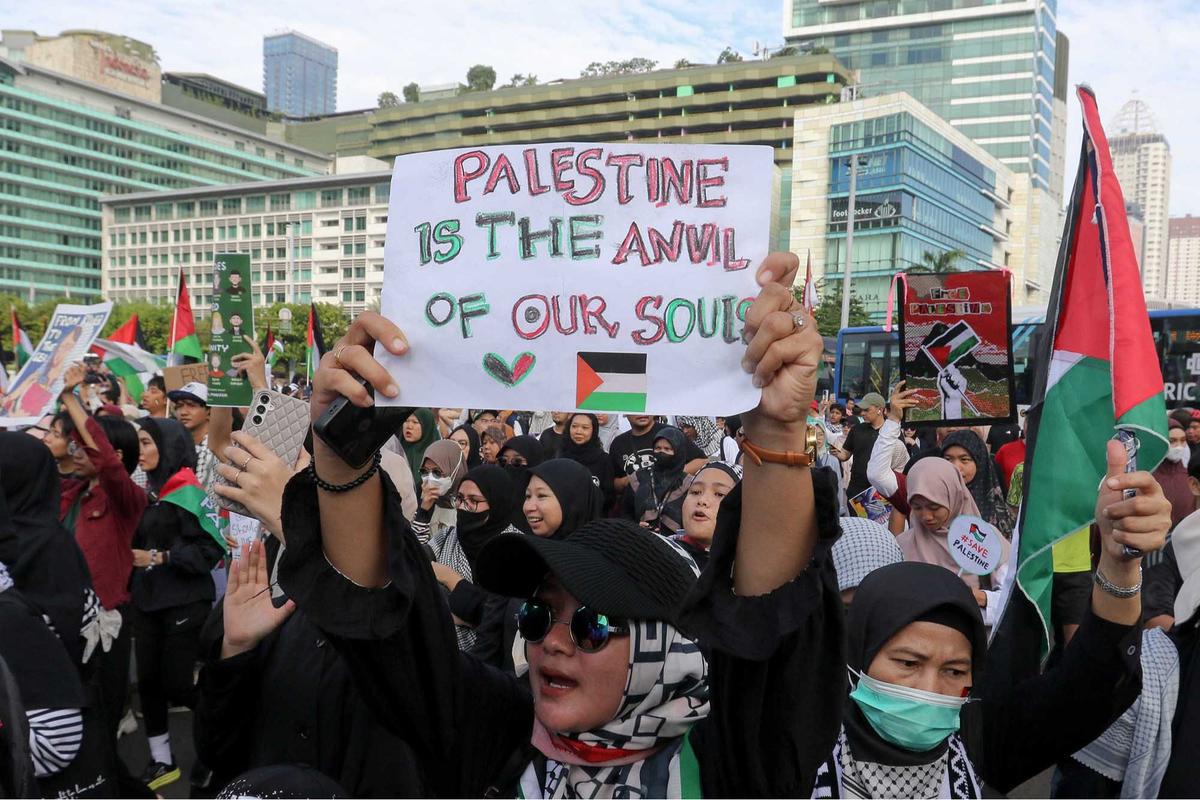 FOTO: Aksi Solidaritas Gerakan Global March to Gaza di Bunderan HI