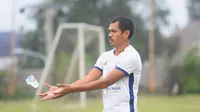 Pemain Persipura, Ricardo Salampessy saat latihan dengan Persipura di Batu. (Iwan Setiawan/Bola.com)