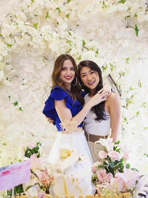 Saat Nia Ramadhani berulang tahun, Theresa juga selalu berada di samping Nia. (Liputan6.com/IG/@theresawienathan)