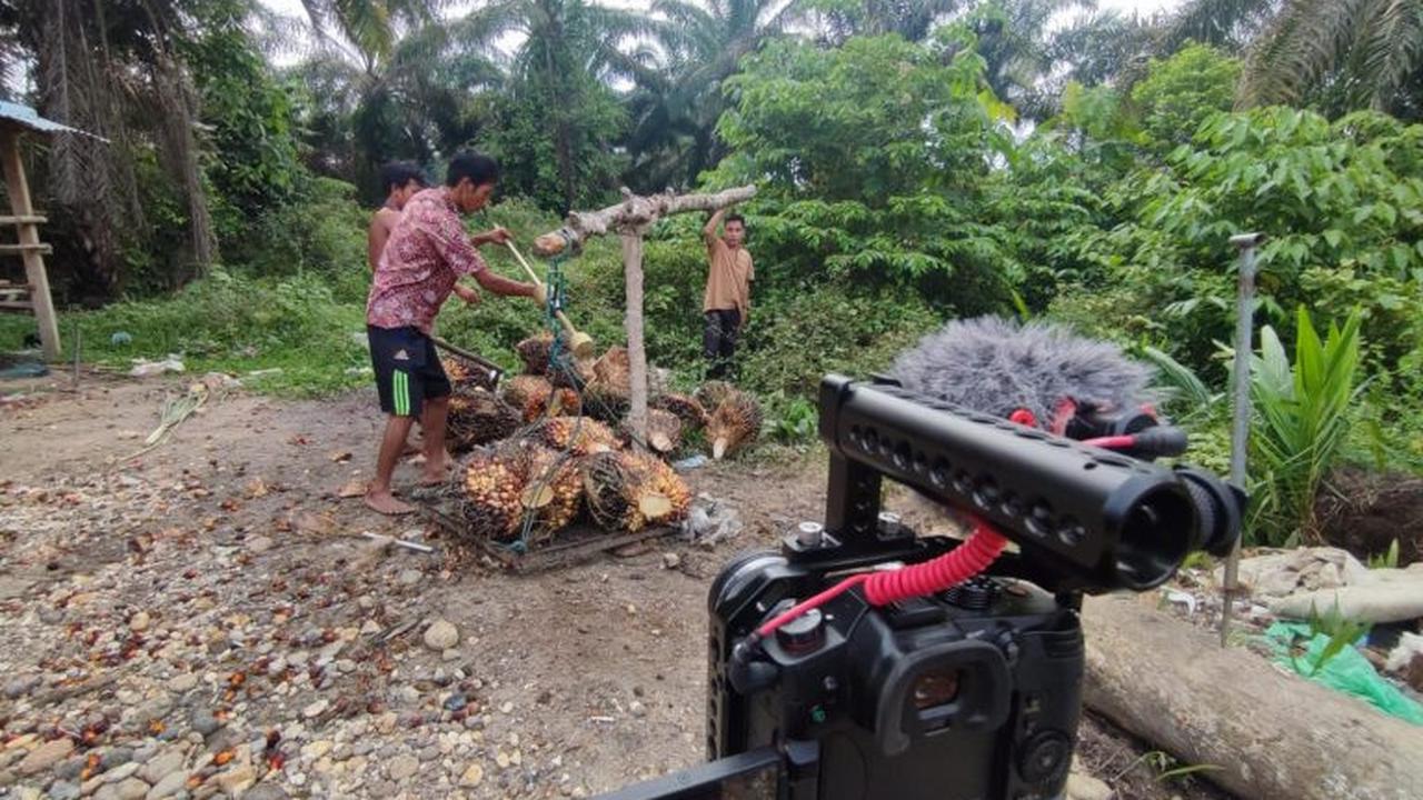 Salah satu adegan Film Pulang Rimba.