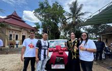 Juara Dangdut Asal Lampung Timur Dapat Hadiah Mobil dari Pengusaha Lokal