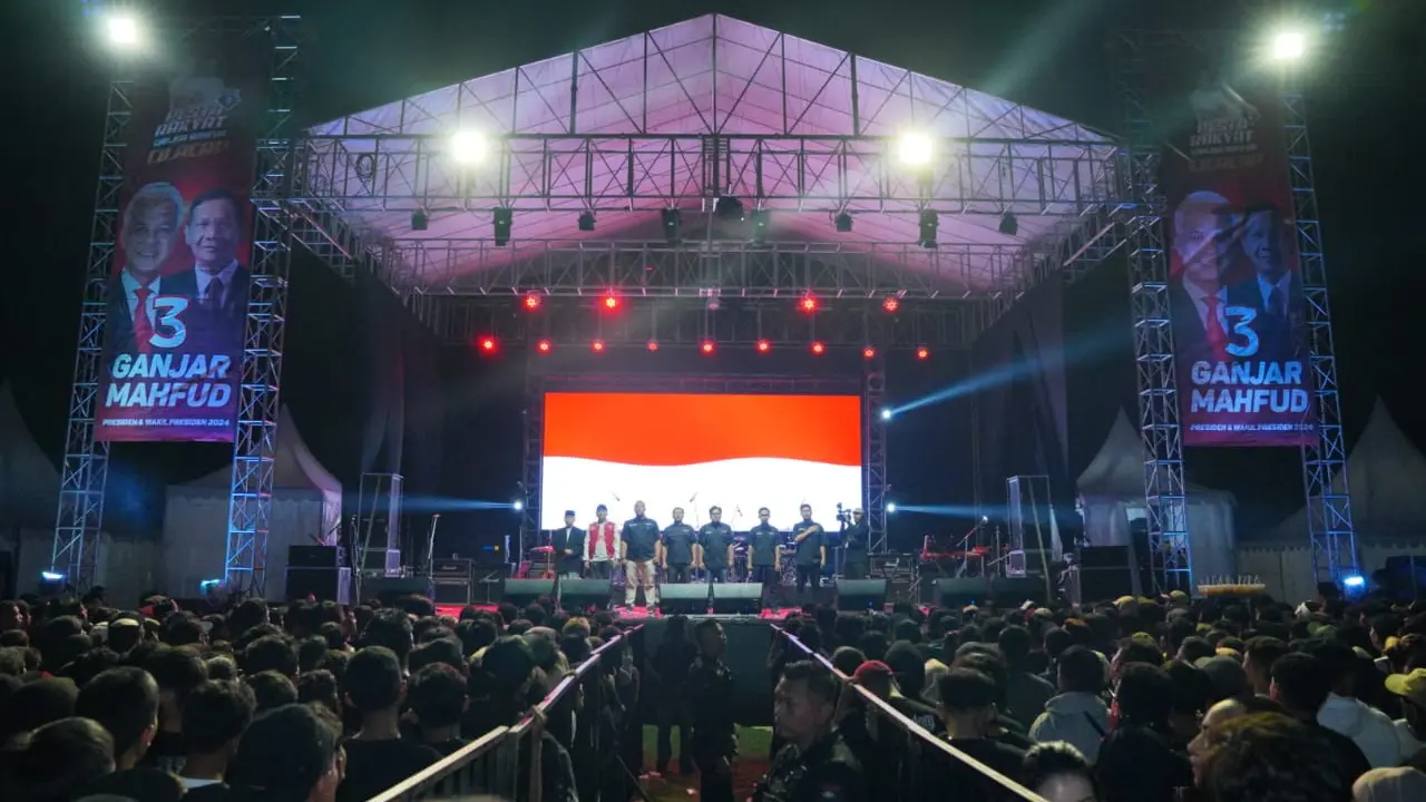 Gelora dukungan untuk Ganjar Pranowo-Mahfud Md tersebut melalui Pesta Rakyat Ganjar-Mahfud #15 di Lapangan Krida Nusantara, Kabupaten Cilacap, Jawa Tengah, pada Jumat (17/11/2023).