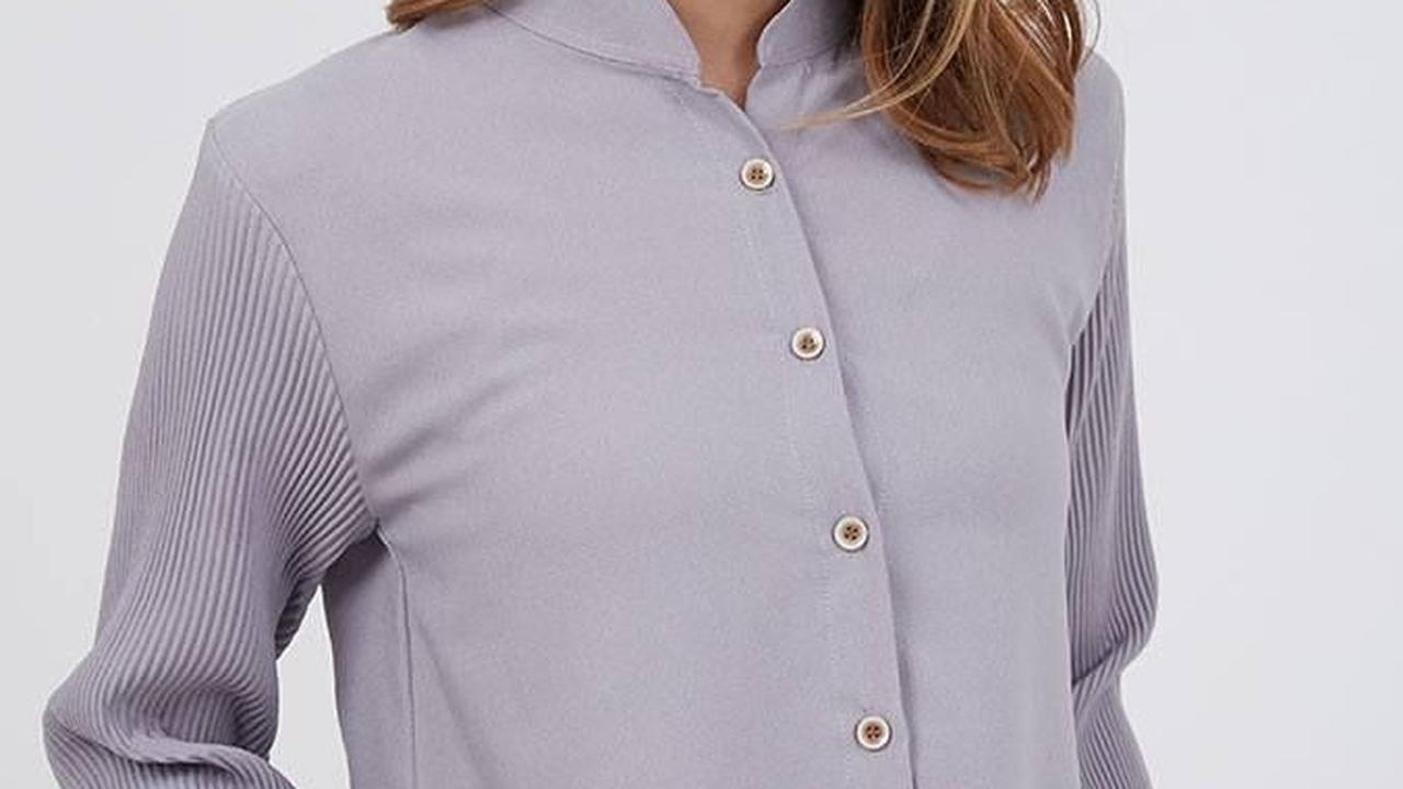 2. Sofia Muafa Pleats Blouse<br>