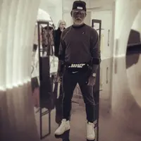 Pria ini tato tubuhnya seperti negatif film. (Sumber Foto: Kapanlaggi.com)