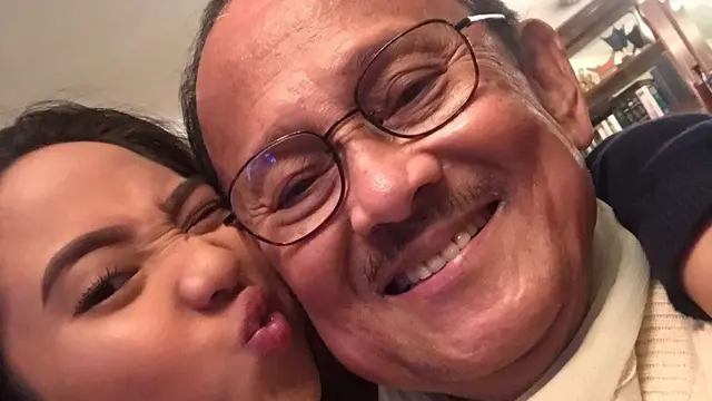 Potret Farrah Azizah Bareng Sang Kakek BJ Habibie (sumber: instagram/@farrahhab)
