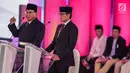 Capres dan Cawapres nomor urut 02 Prabowo Subianto-Sandiaga Uno memaparkan visi misi di Debat Pilpres 2019 pertama di Jakarta, Kamis (17/1). Debat perdana ini mengangkat tema hukum, hak asasi manusia, terorisme, dan korupsi. (Liputan6.com/Faizal Fanani)